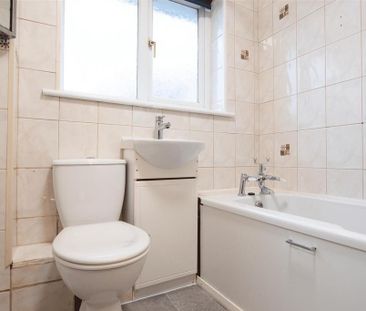 2 bedroom semi-detached house to rent - Photo 5