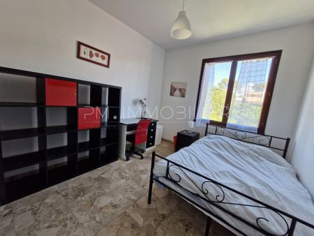 CHAMBRE A LOUER DANS UNE BELLE MAISON AVEC EXTERIEUR ET STATIONNEMENT 13013 CHATEAU GOMBERT - Photo 4