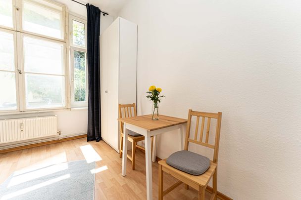spacious apartment in a central location in Berlin - Photo 1
