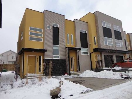 426 - Covecreek Circle Northeast, Calgary - Photo 3