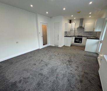 Waldron Close, L3 - Photo 1