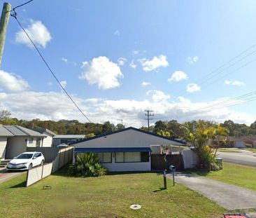 Coastal Living in Popular Location - Photo 2