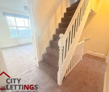 4 bedroom end of terrace house to rent - Photo 2