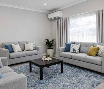 Tidy 2 Bedroom Home in Convenient Mangere East Location - Photo 2