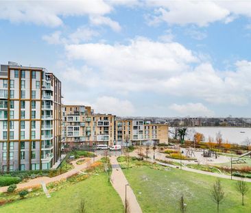 2 bedroom flat in Coster Avenue - Photo 1