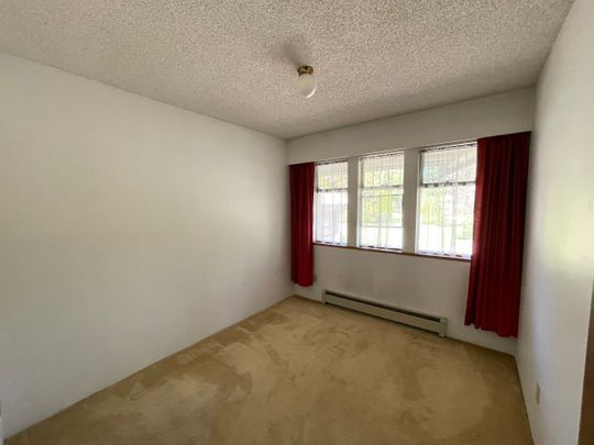 Great Size Family Gated Home in Port Kells, Surrey - Photo 1