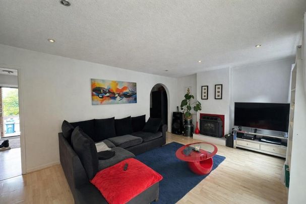 3 bedroom semi-detached house to rent - Photo 1