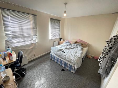 4 bedroom house to rent - Photo 3