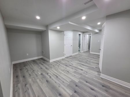 For Lease - 111 Ashridge Court Unit# Basement, Mississauga, Ontario - Photo 5