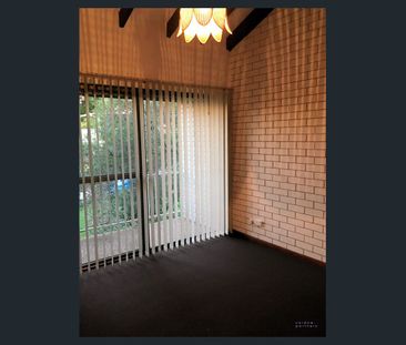 Town House - Photo 3