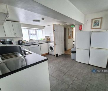 1 bedroom in a house share to rent - Photo 6