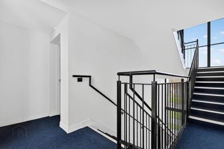 37 Drumadoon Square, Dundonald, Belfast, BT16 2QN - Photo 5