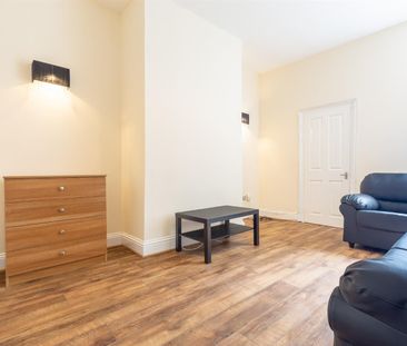 2 bed flat to rent in Simonside Terrace, Heaton, NE6 - Photo 2