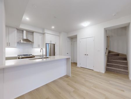 For Lease - 100 Honeycrisp Crescent Unit# TH356, Vaughan, Ontario - Photo 2