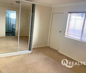 Self Contained Unit Looking for Long Term Tenants! - Photo 1