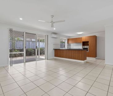 REFRESHED LOW-SET VILLA IN STUNNING MANLY CREST ESTATE - Photo 1