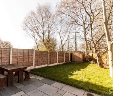 3 bedroom property to rent in Salford - Photo 1
