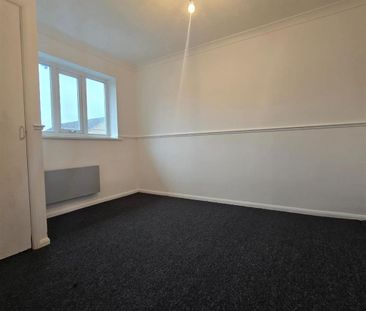 1 bedroom coach house to rent - Photo 3