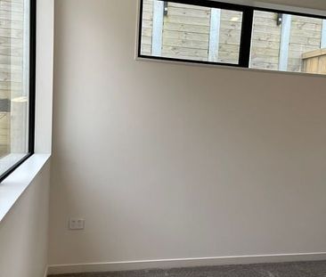 Two Bedroom Flat Available - On 29th July 2025 - Photo 5