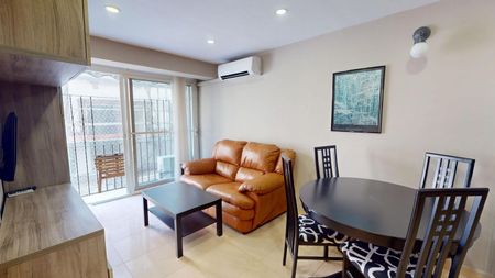 Alquiler de piso en Avenida Condes de San Isidro - Photo 3