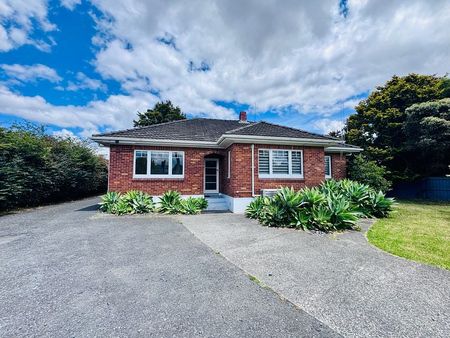 Tidy sunny 3 bedroom - Photo 2