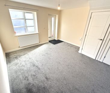 Oxford Street - Photo 3