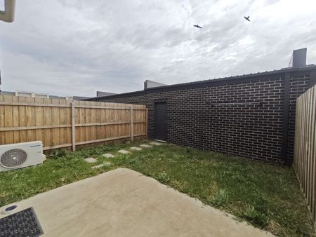 184 Central Parkway, Cranbourne West - Photo 4