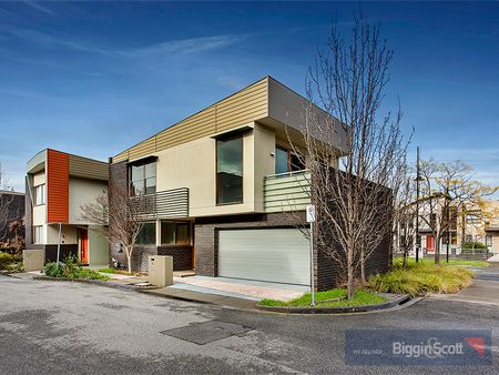 CONTEMPORARY TOWNHOUSE - Photo 3
