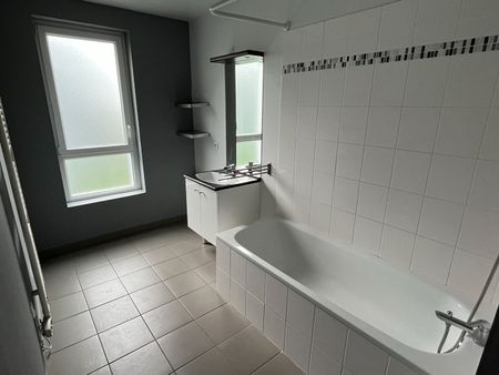 Location Appartement 3 pièces 69m² LILLE 59000 - Photo 3