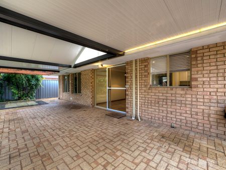 6 Holley Place, Marangaroo WA 6064 - Photo 3