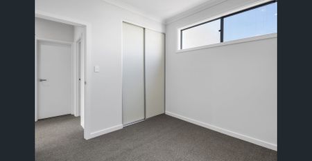 Brand New Townhouse Walking Distance to Christies Beach! - Photo 4