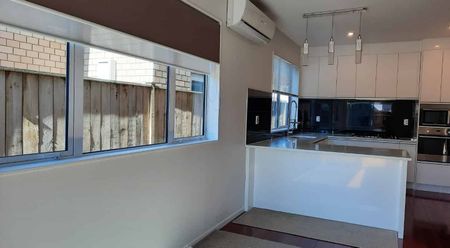 Beautiful Large Family Home - Photo 4