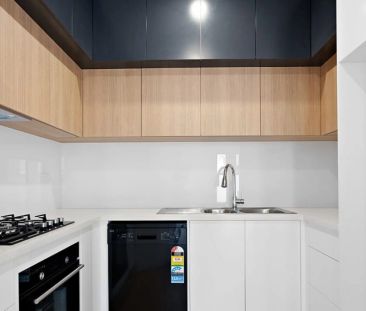 Modern Townhouse Living in Prime Location - Photo 4