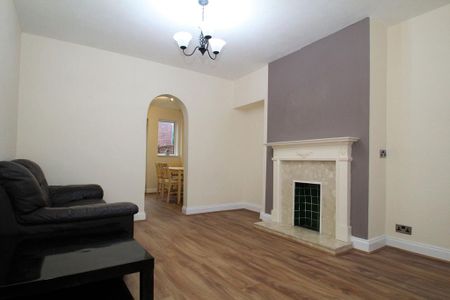 2 bedroom end of terrace house to rent - Photo 2
