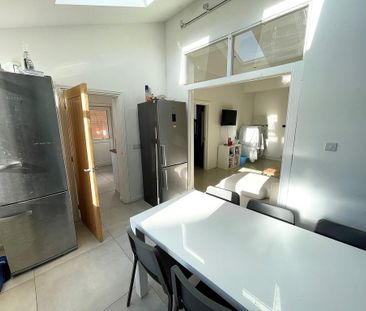 6 bedroom semi-detached house to rent - Photo 6