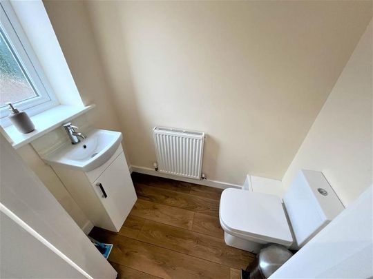 2 bedroom house to rent - Photo 1