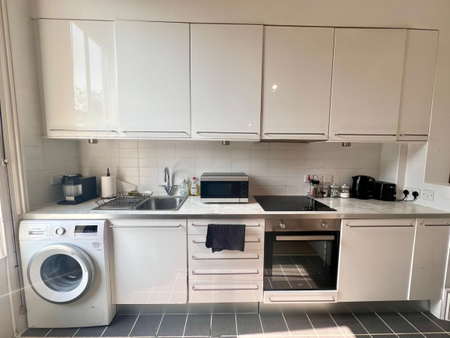 Tredennyke House, Worcester, WR1 - Photo 5