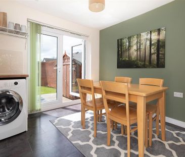 3 bedroom end of terrace house to rent - Photo 3