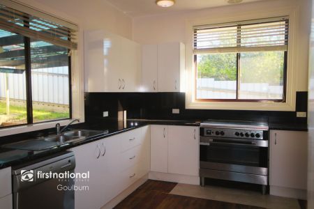 27 May Street, Goulburn - Photo 2