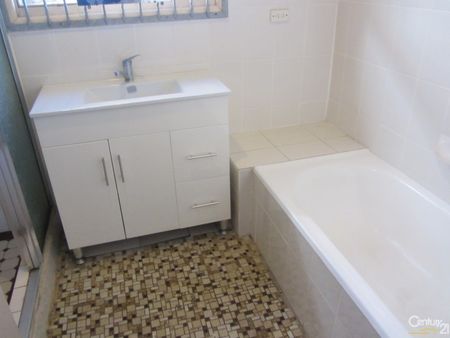 Exellent Location - Photo 3