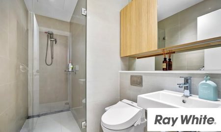 Crown Waterfall Apartment Available Now!! 1 BED + Study - Photo 3