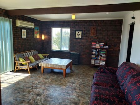 3-bedroom shared house / townhouse, Broad Street - Photo 2