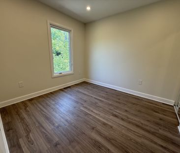 For Lease - 13 Highland Avenue, Hamilton, Ontario - Photo 5