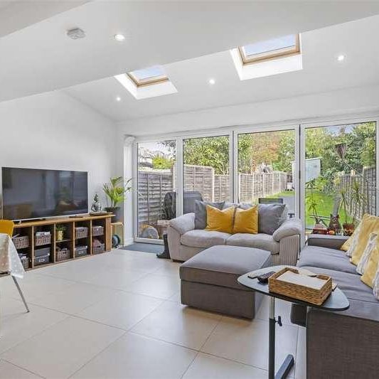 Churston Drive, Morden, SM4 - Photo 1