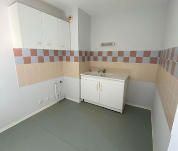 Location Appartement 2 pièces 69m² - Photo 4