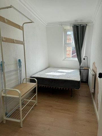 3 bedroom apartment to rent - Photo 3