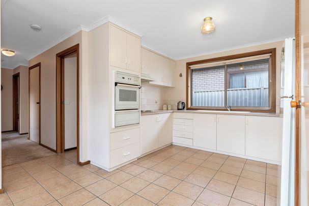 Spacious & Immaculate Family Home in Great Wendouree Spot - Photo 1
