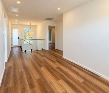 Brand New 5 Bedroom Home - Great Location! - Photo 2