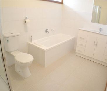 5 Dendy Court, Mulgrave - Photo 2