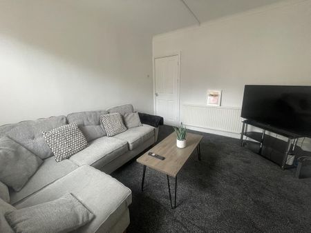 5 bedroom terraced house to rent - Photo 3